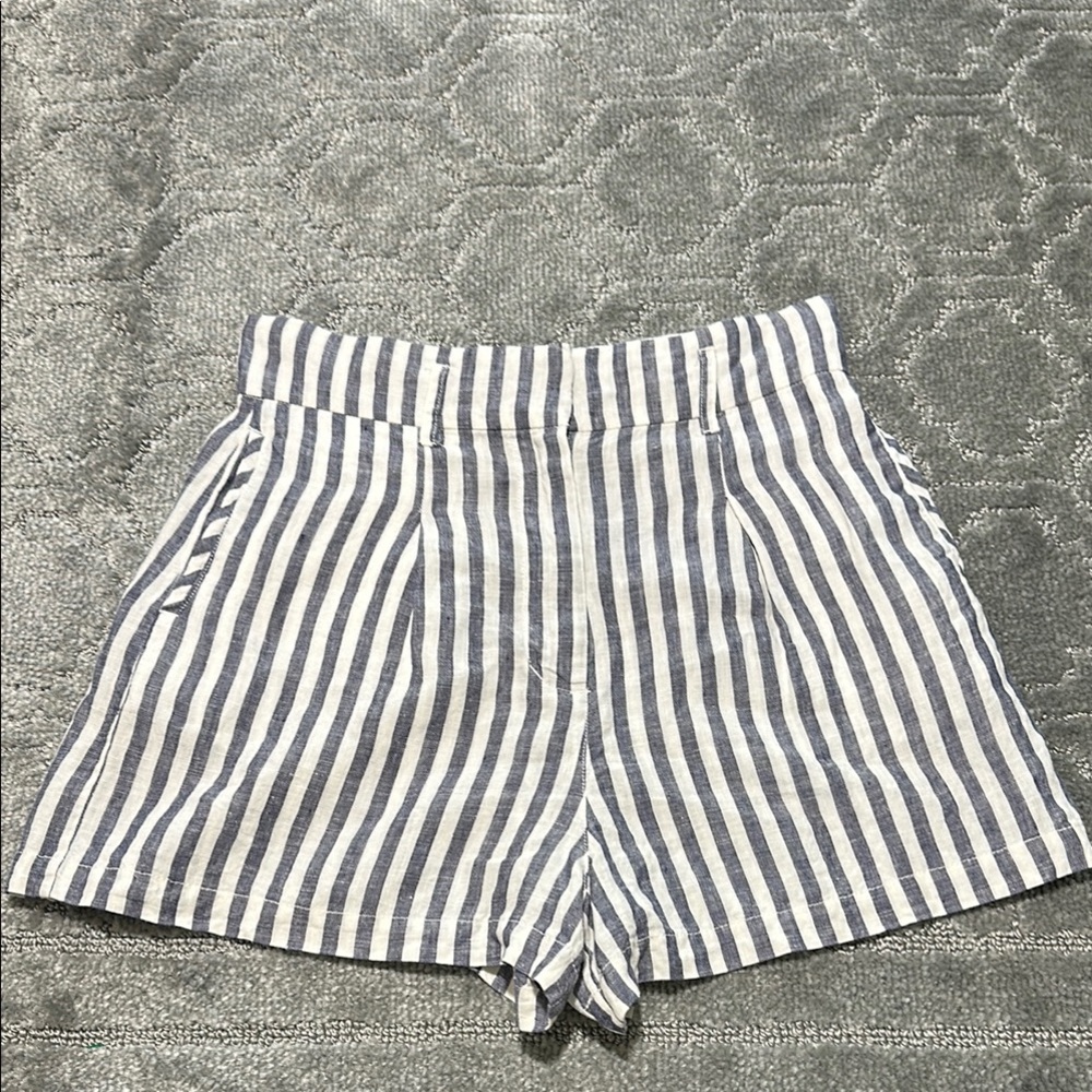 Cynthia Rowley White and Blue 100% Linen Shorts Women’s Size 8
